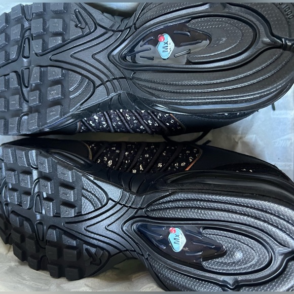 supreme x nike air max tailwind 4 black hyper cobalt